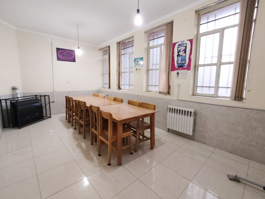 سالن مطالعه خواهران